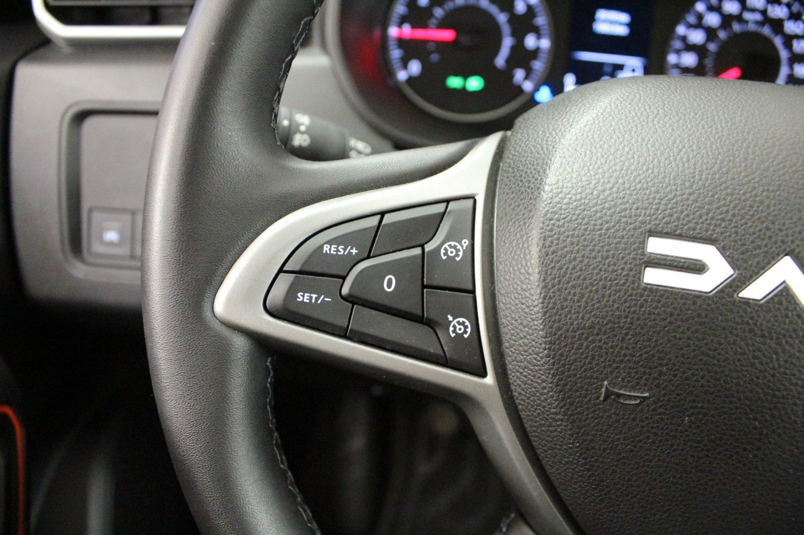 Fahrzeugabbildung Dacia Duster TCe 100 ECO-G Extreme *Sitzheizung*Allwet