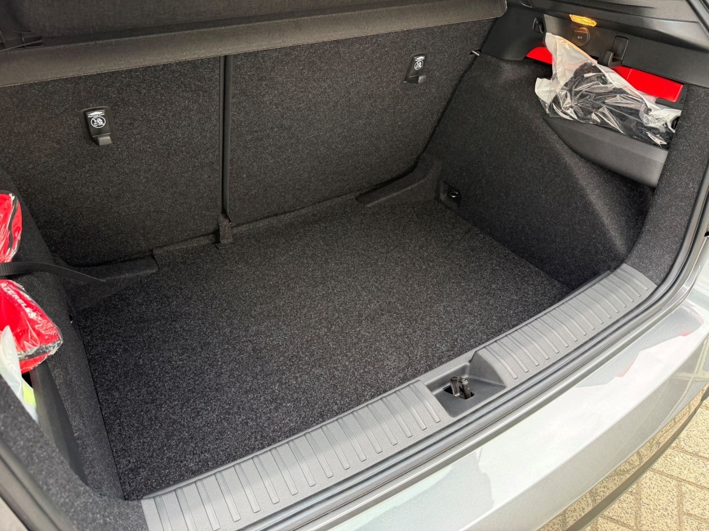 Fahrzeugabbildung SKODA Kamiq Selection el.AHK DigCoc LED CarPlay Winter