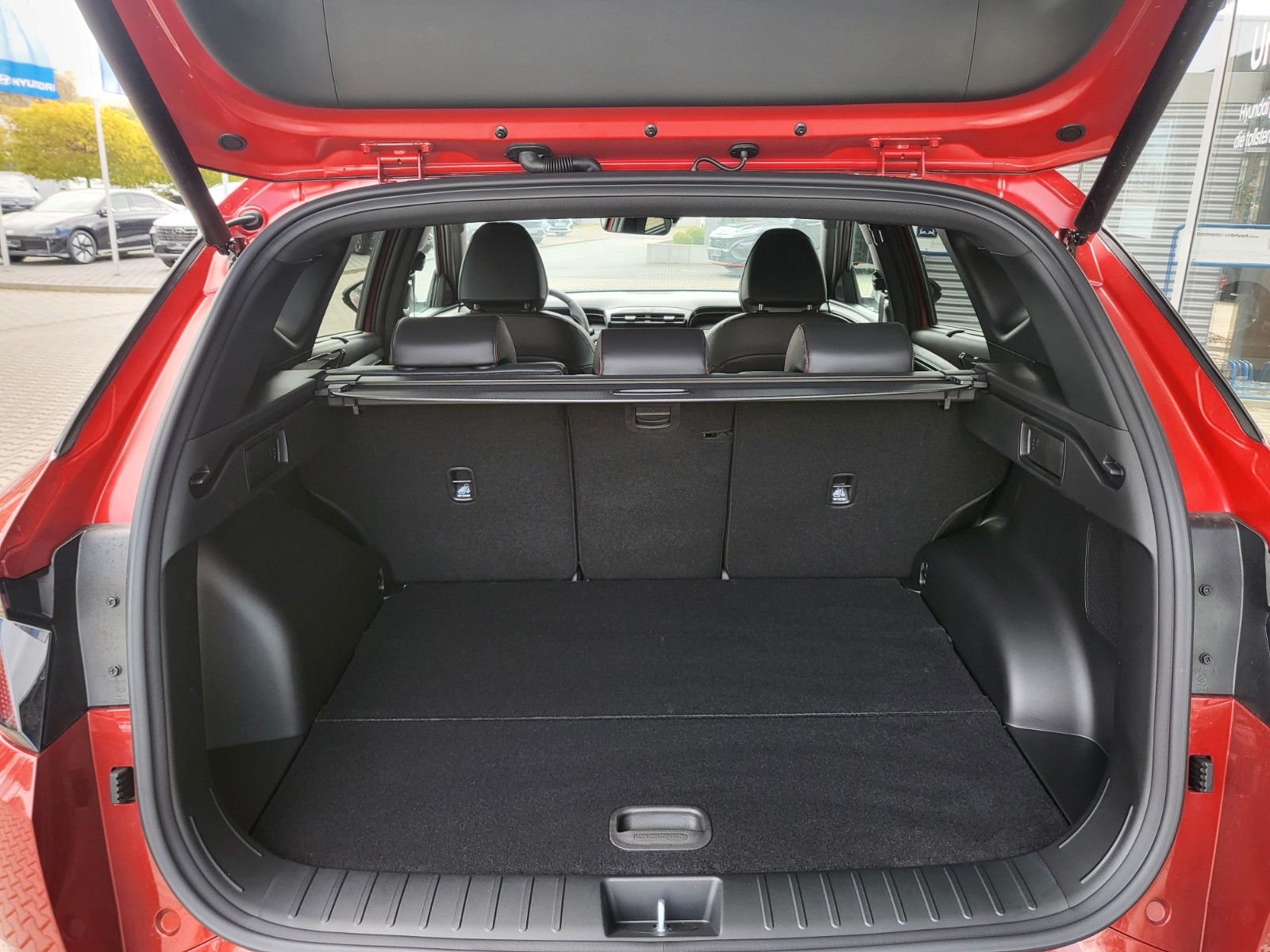 Fahrzeugabbildung Hyundai TUCSON 1.6 T-GDi 180PS DCT 48V 4WD N-LINE PANO