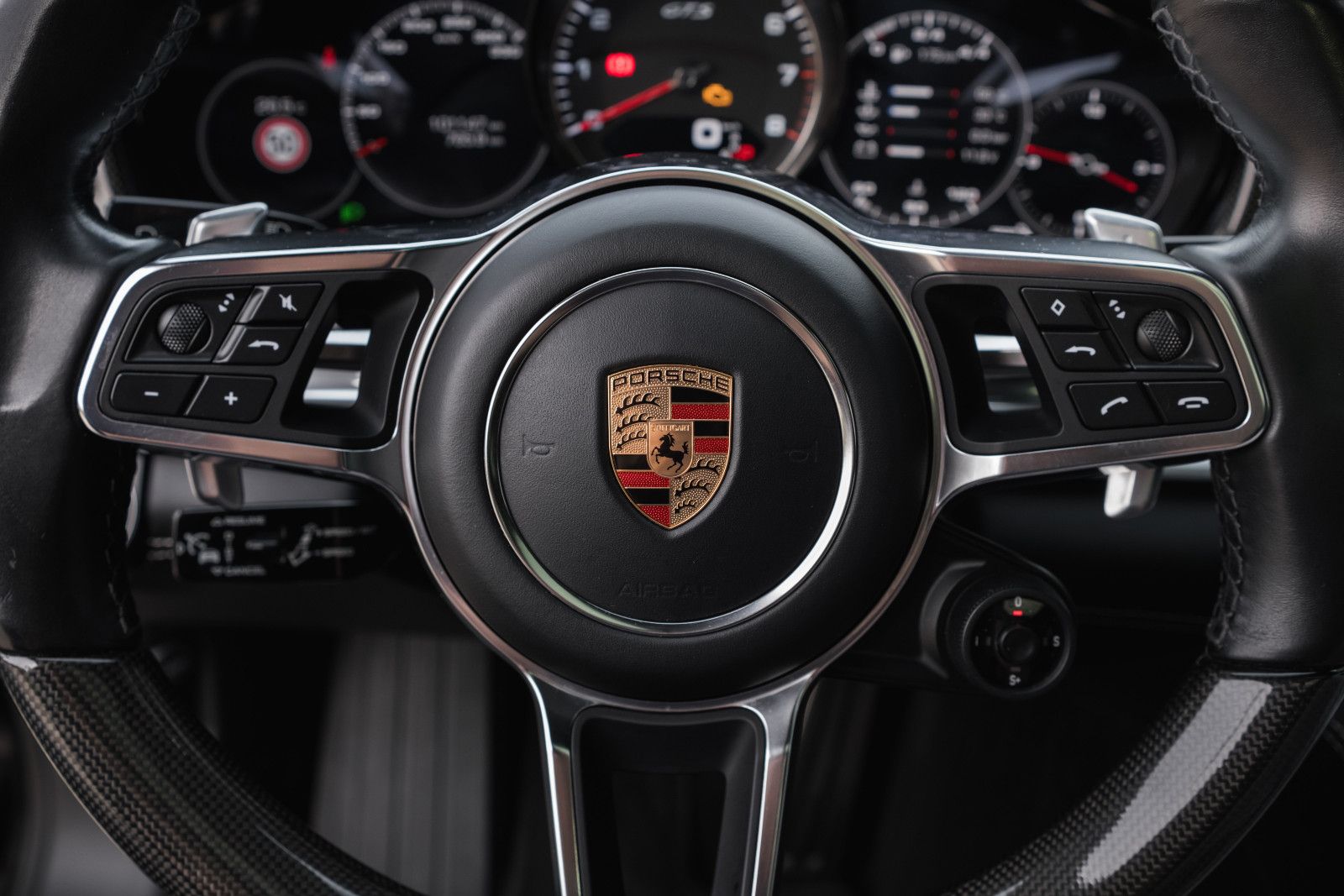 Fahrzeugabbildung Porsche Panamera Sport Turismo GTS-BOSE-Approved