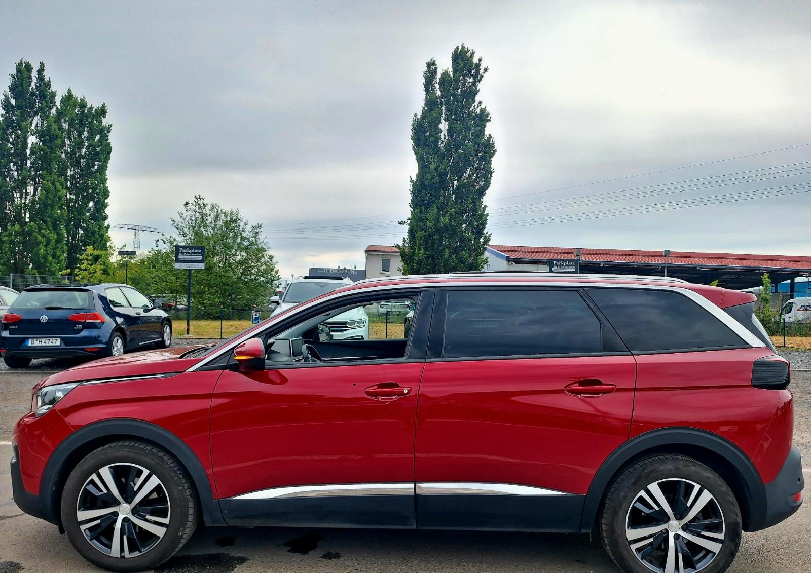 Peugeot 5008 Allure*Nav*Pano*Leder*SHZ*Cam-PDC*AHK