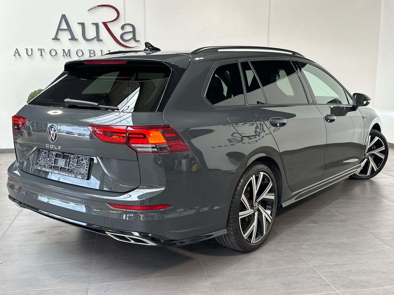 Fahrzeugabbildung Volkswagen Golf Variant R-Line NAV+LED+AHK+KAMERA+ACC+18ZO
