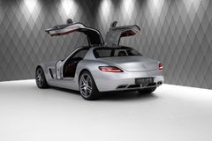 SLS AMG 6,2 V8 Coupe SILVER/RED B&amp;O SOUND