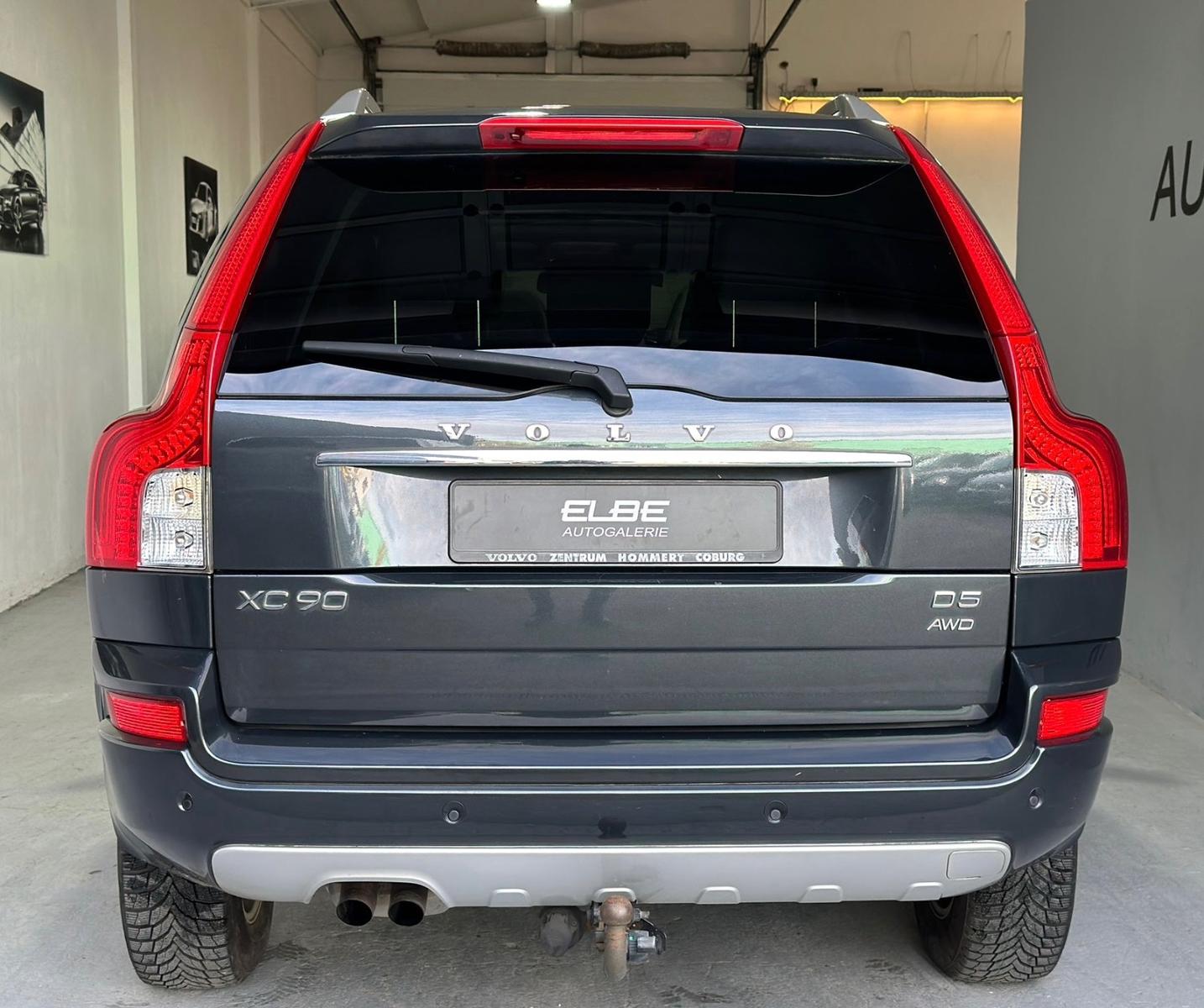 VOLVO XC90 2.4 D5 200 ch MOMENTUM GEARTRONIC 7 PLACES 4X4 - 1ère MAIN - ATTELAGE - TOIT - 194000 km
