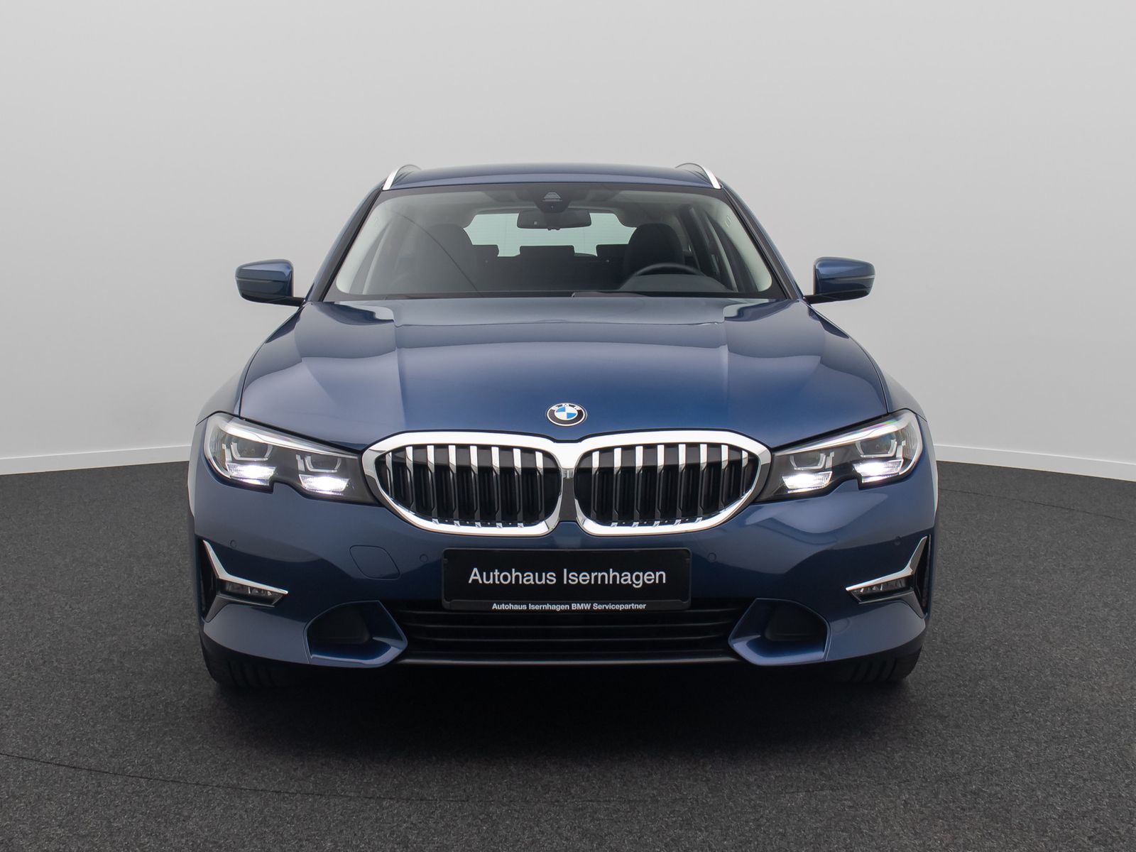 Fahrzeugabbildung BMW 318d Luxury Line DAB Alarm Geschwindigreg HiFi