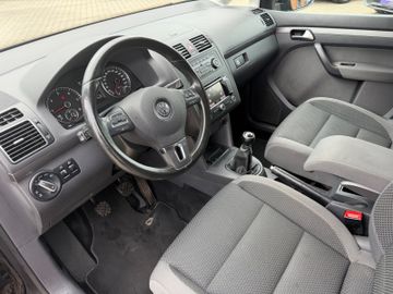 Volkswagen Touran - 10