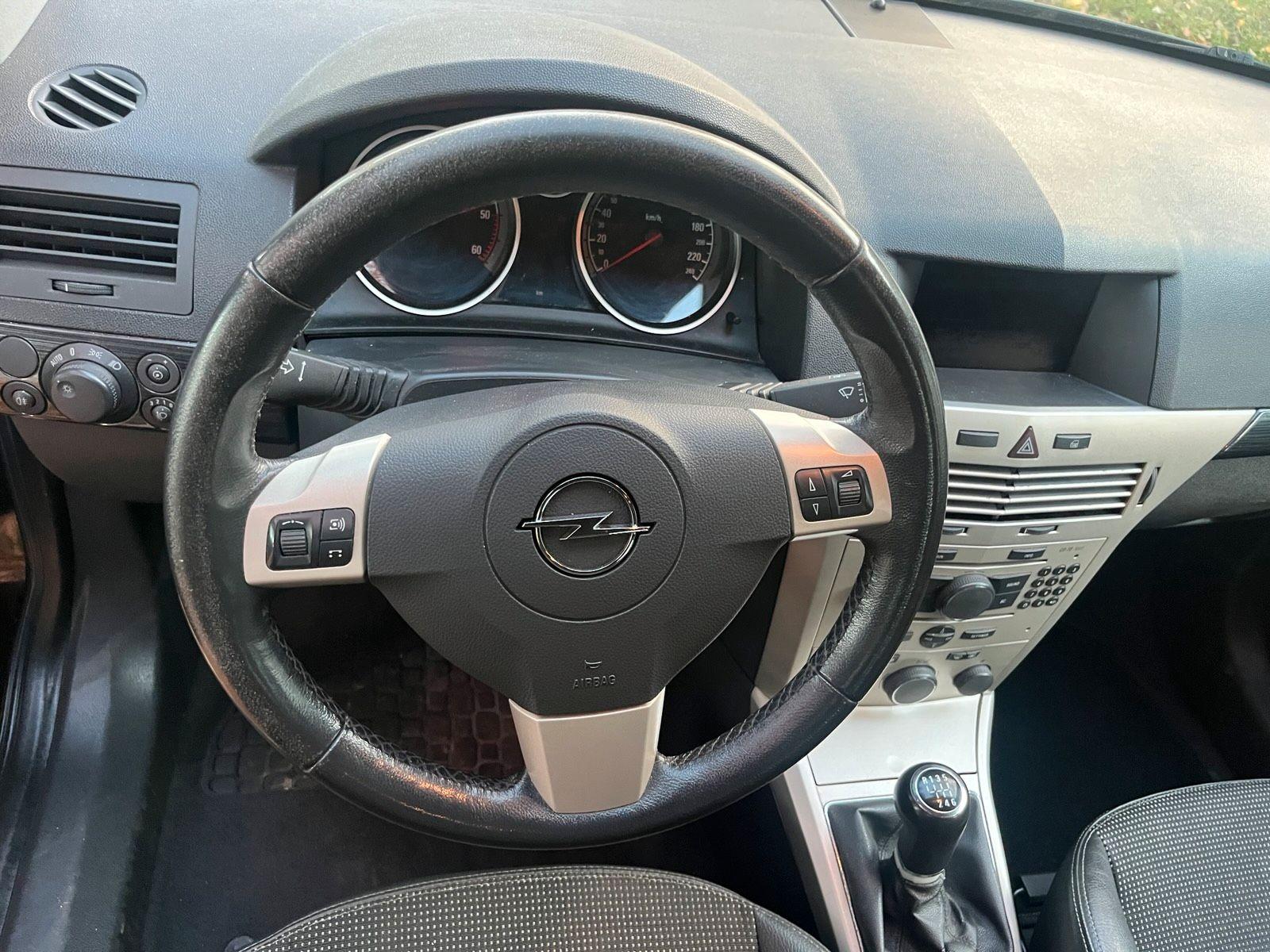 Opel Astra 2007 — photo 13