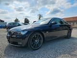 BMW 330i  Coupe  M  Technik  Xenon Leder Tempomat - BMW 330 mit Benzin-Antrieb: Coupe