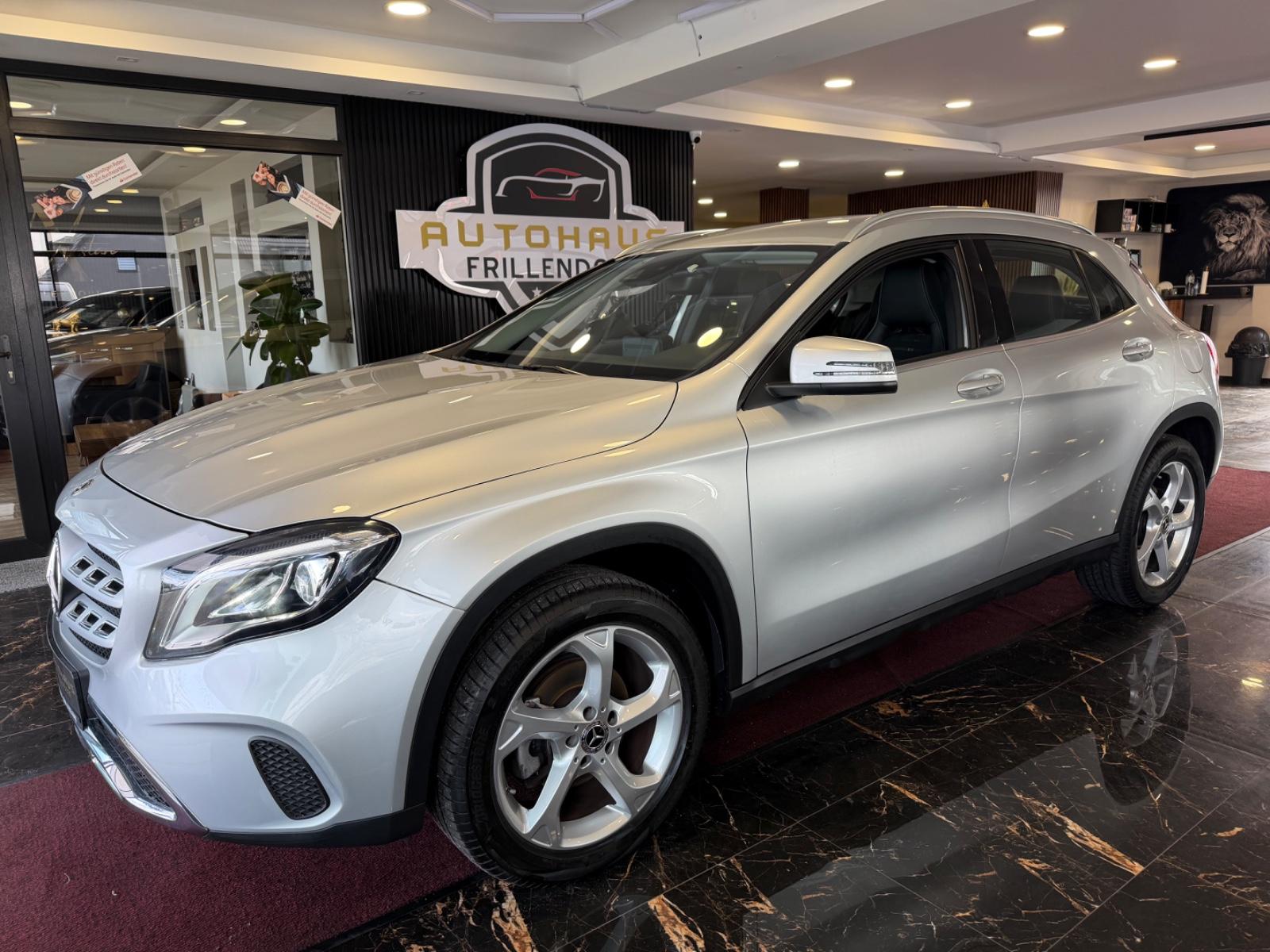 Mercedes-Benz GLA 200 AUTOMATIK!! 33 TKM!! LED/NAVI/LEDER/