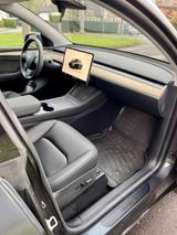 Tesla Model Y Long Range Dual Motor AWD Long Range - Tesla Model Y in Düsseldorf