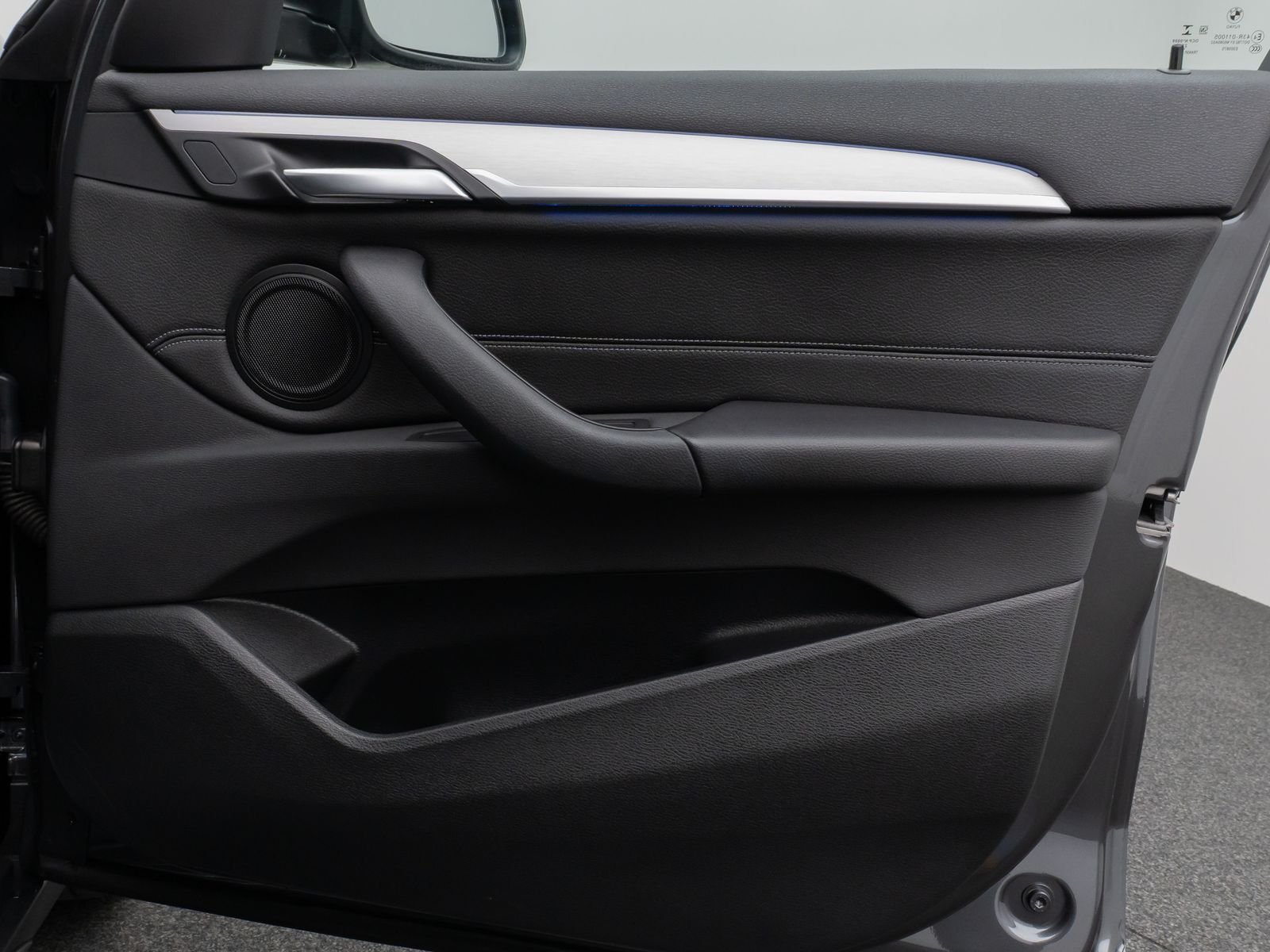 Fahrzeugabbildung BMW X1 sD20i SportLine Kamera HUD DAB HiFi Alarm LED