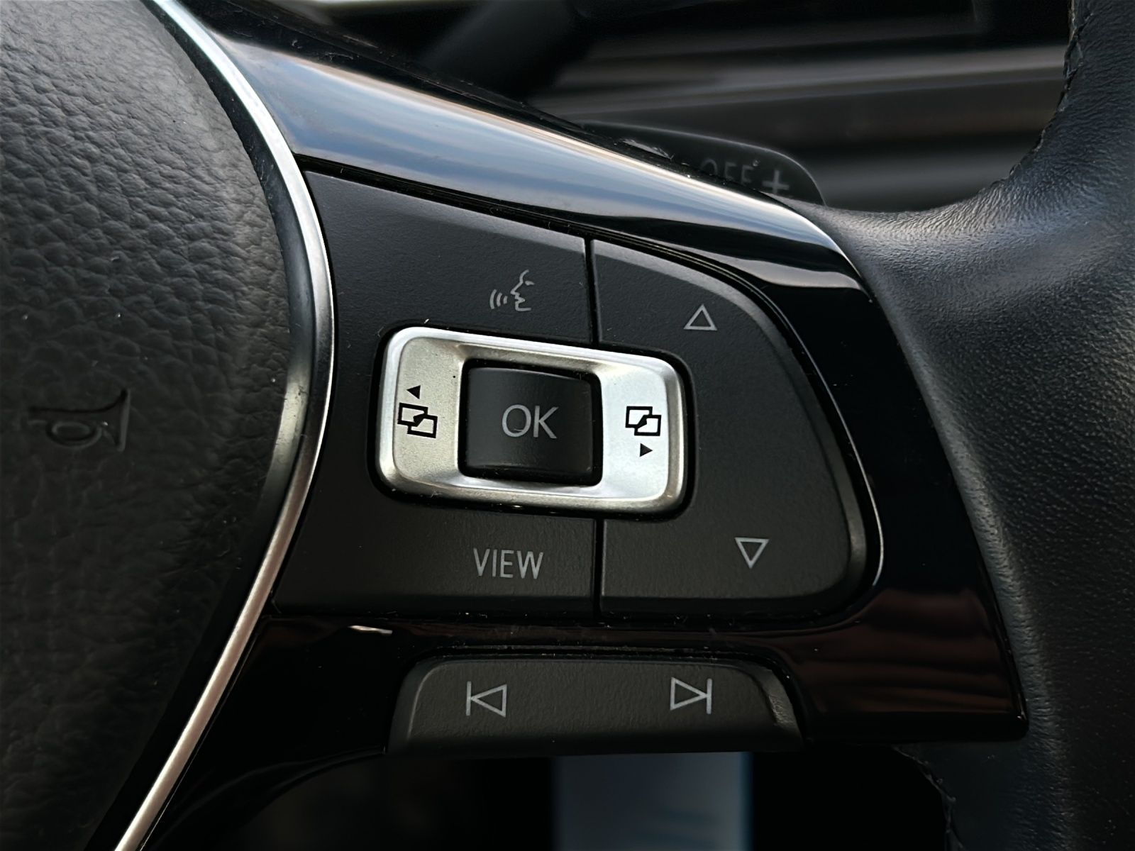 Fahrzeugabbildung Volkswagen Polo Highline TSI DSG LED ACC SHZ PDC WeConnect