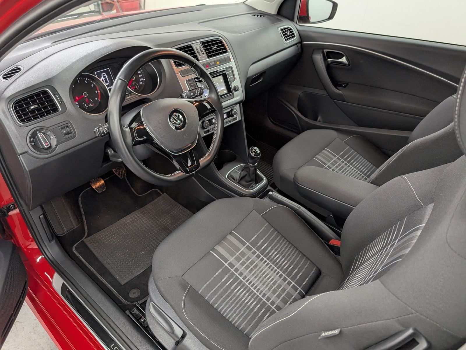 VW Polo V 1.2 TSI Lounge Allwetter – Bild 29