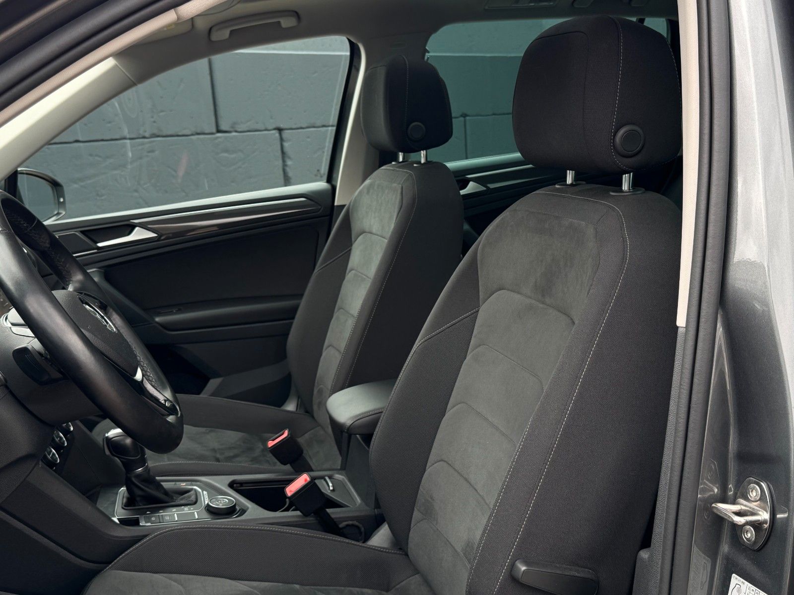 Fahrzeugabbildung Volkswagen Tiguan 2.0 TSI Hgl. 4M Alcan Pano Dynaudio 360°