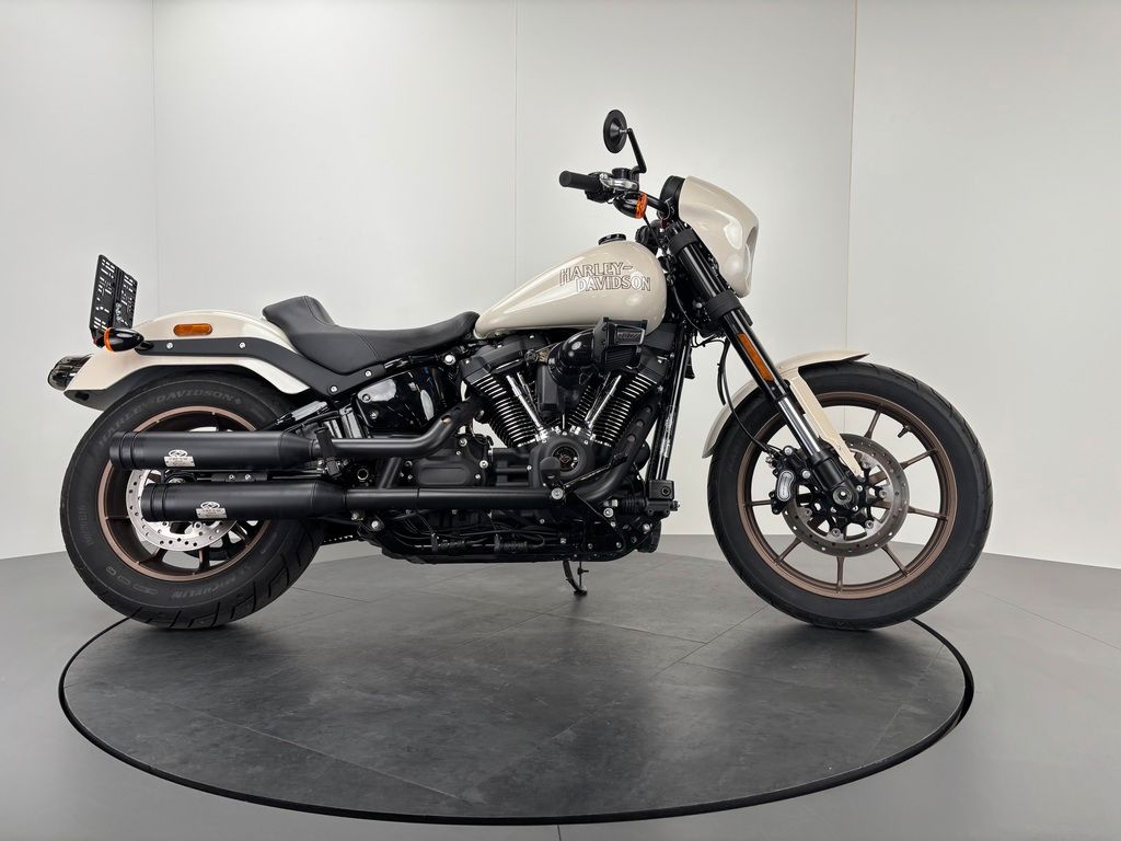 Fahrzeugabbildung Harley-Davidson LOW RIDER S FXLRS *NEUWERTIG *JEKILL&HYDE