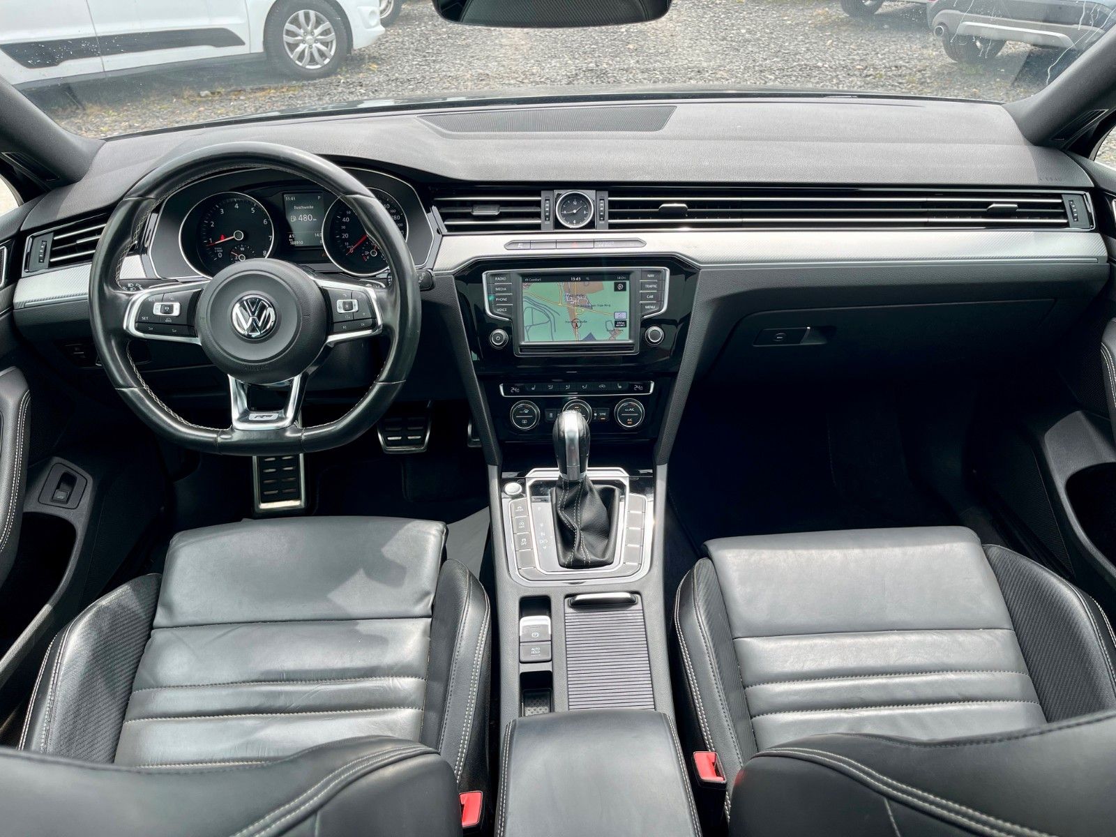 Fahrzeugabbildung Volkswagen 2.0 TSI DSG R-LINE/HIGHLINE Navi Pano AHK LED SP