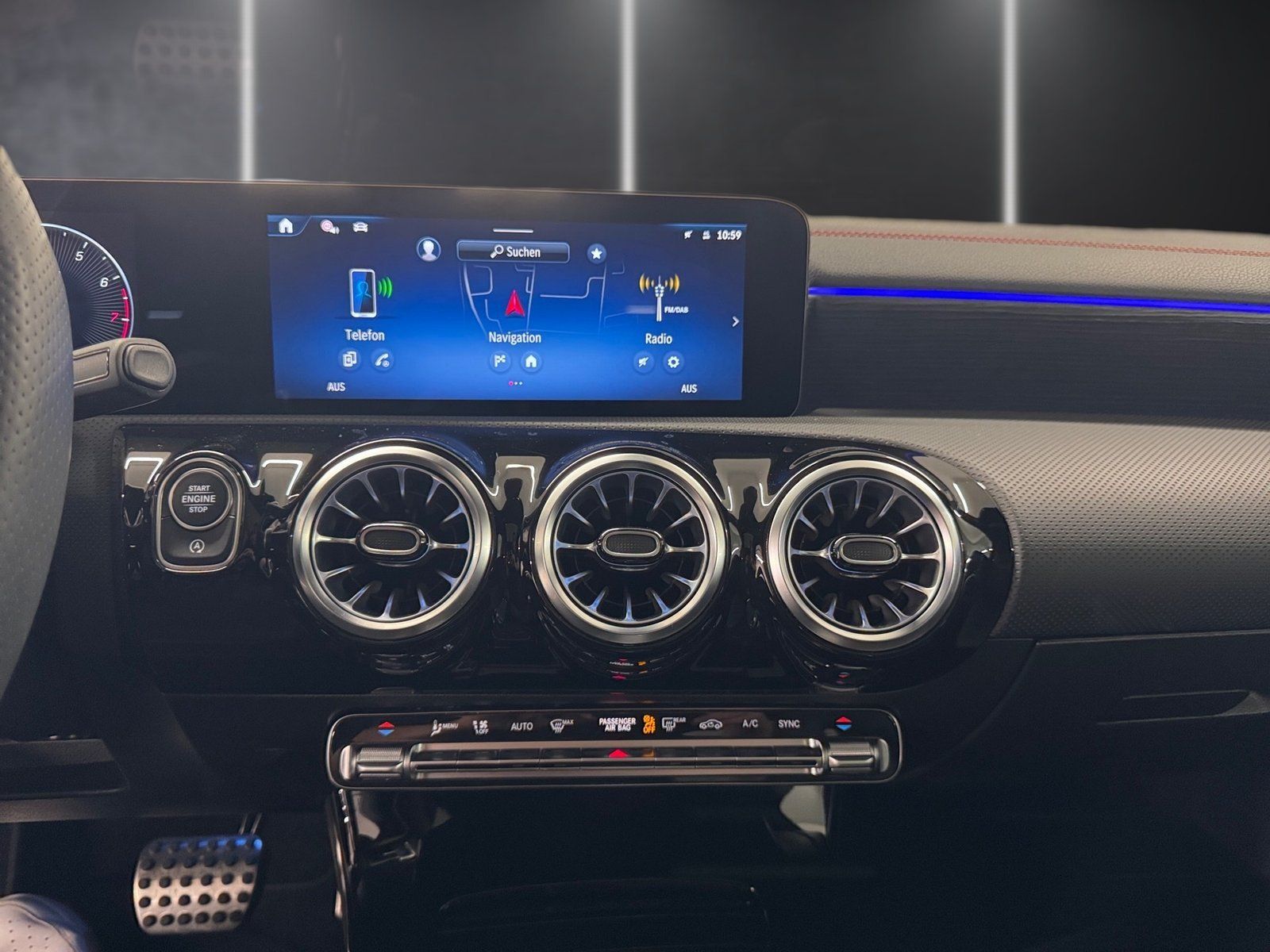 Fahrzeugabbildung Mercedes-Benz CLA 200 AMG Plus*Night*Pano*Distr*AHK*Totwin*HUD