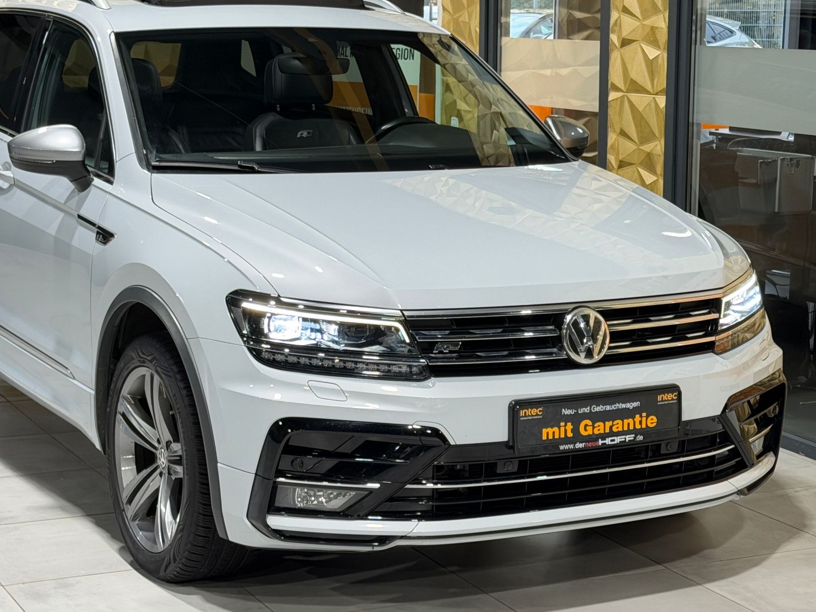 Fahrzeugabbildung Volkswagen Tiguan Allspace Highline 4Motion/R-LINE/PANO/LED