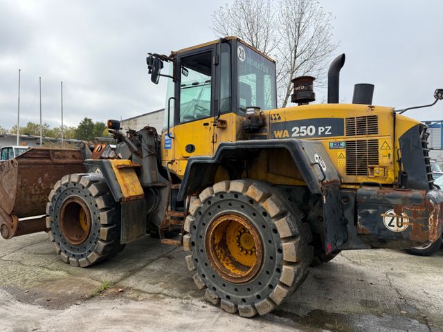 Komatsu WA250  TEL 01728666828