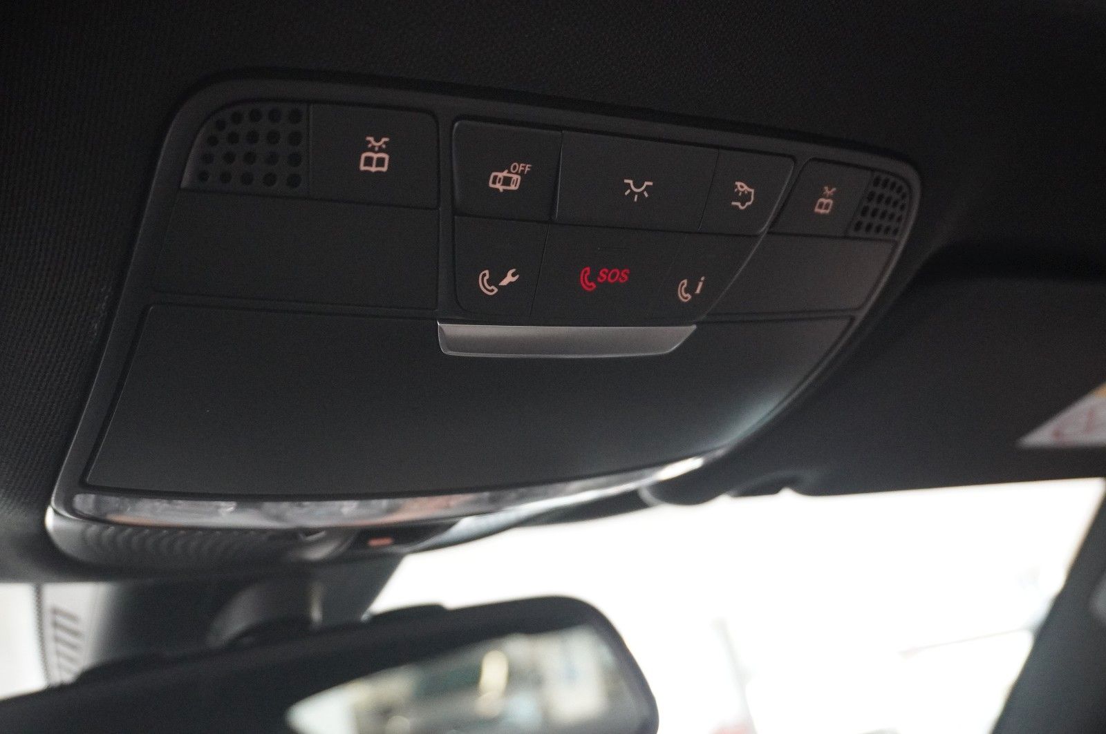 Fahrzeugabbildung Mercedes-Benz C 300 COUPE AMG LINE NAVI/LED/PANO./KAMERA/SPORT