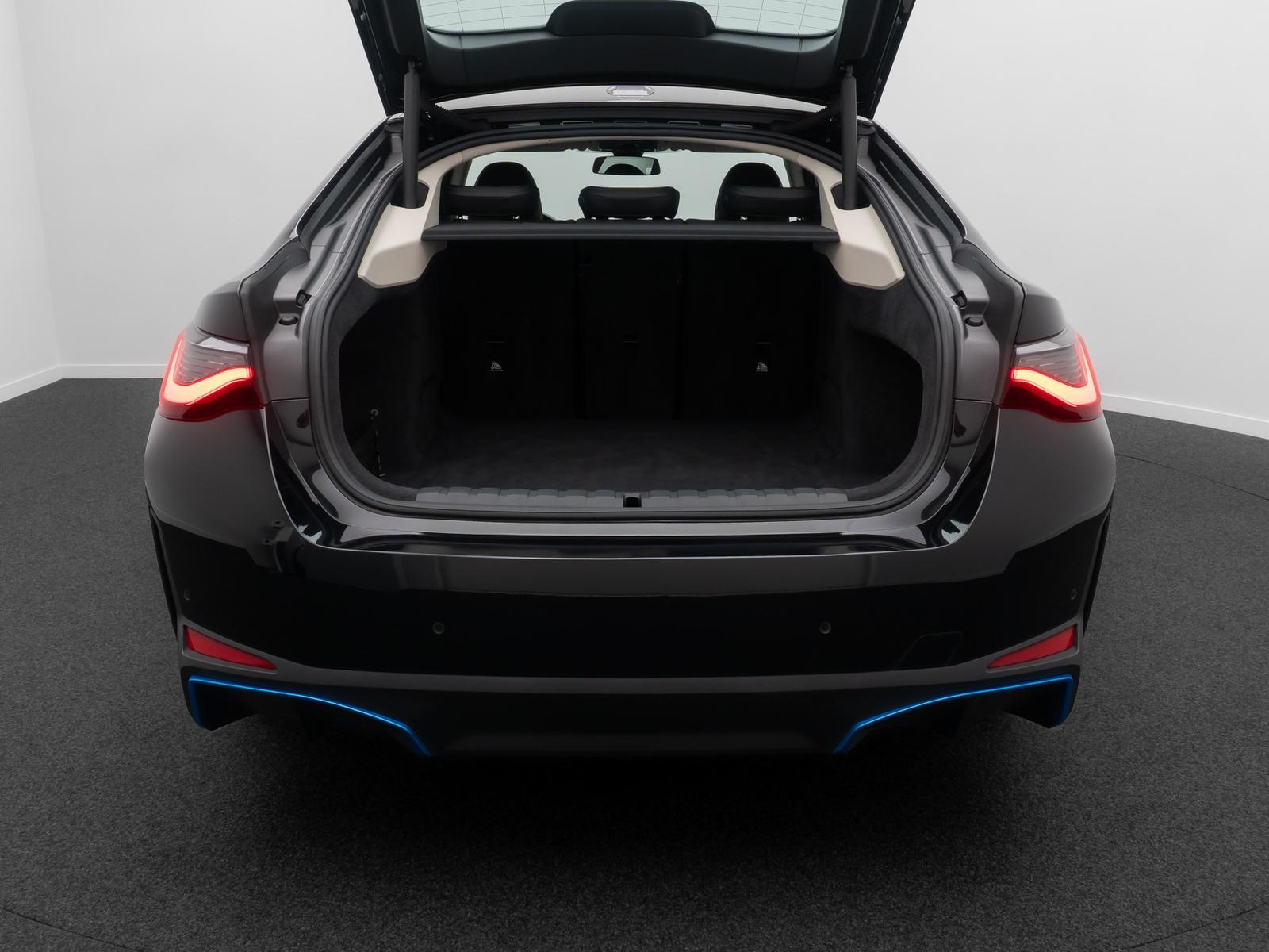 BMW i4 eD40 GC HiFi Kamera DAB Widscreen Sportsitze, миниатюра 13
