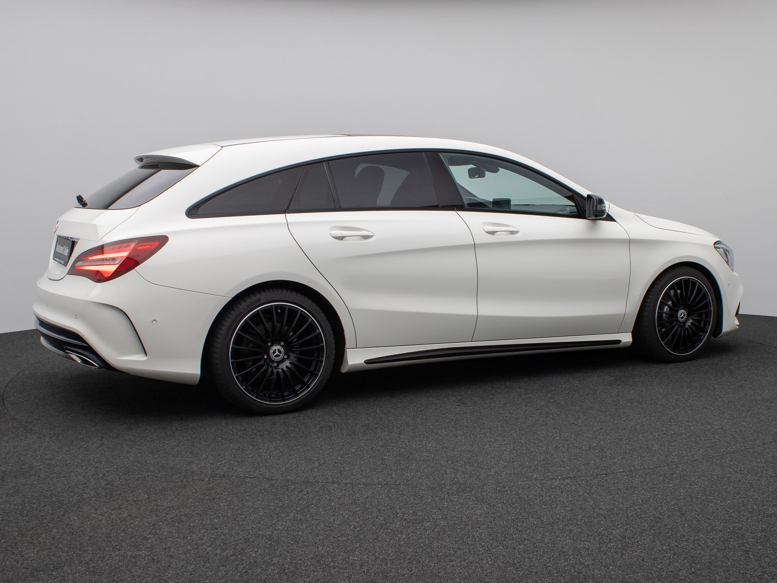 Fahrzeugabbildung Mercedes-Benz CLA 220 Shooting Brake /d 4Matic AMG Pano Standh