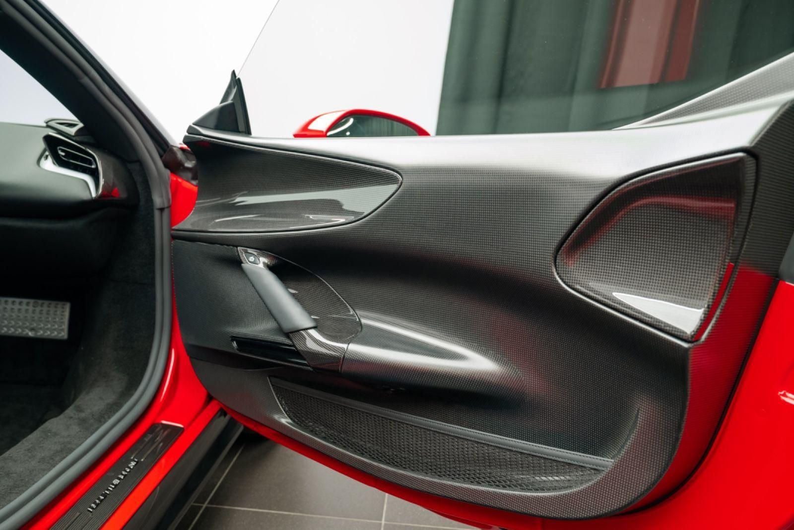 Fahrzeugabbildung Ferrari SF90 Stradale FIORANO/CARBON/CAM