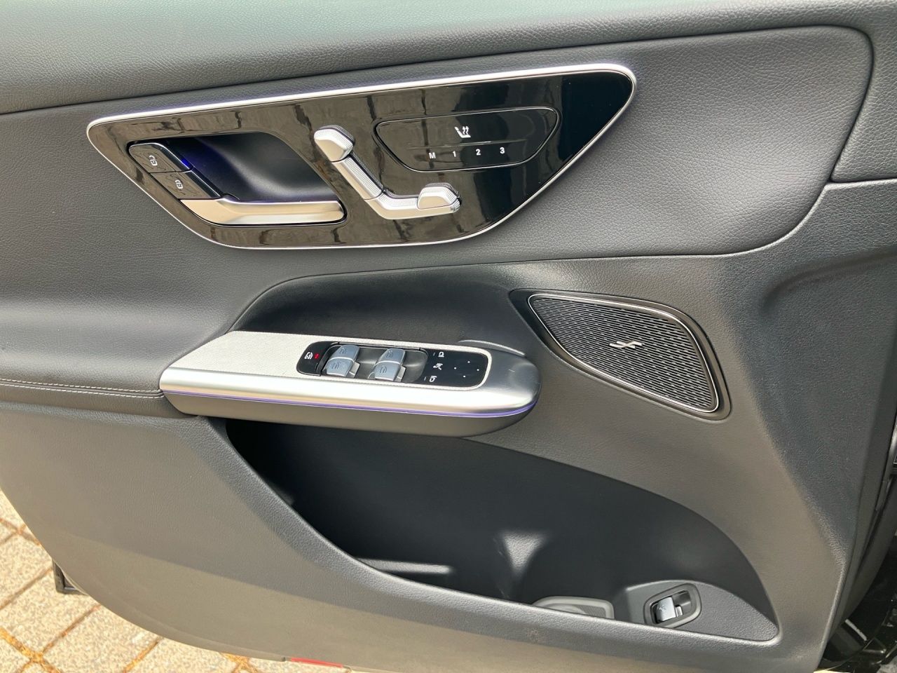 Fahrzeugabbildung Mercedes-Benz GLC 300 de 4M AVANTG+AHK+DISTR+SOUND+LHZ+MEMO+++