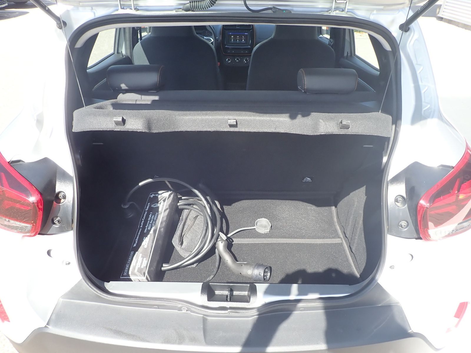 Fahrzeugabbildung Dacia Spring Electric 45 Comfort Plus mit CCS