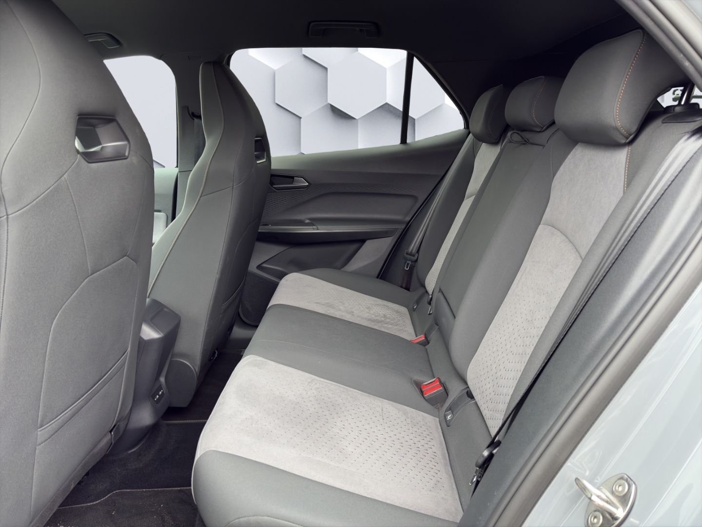 Born 150kW LED ACC 360°Kamera ParkLenkAssist Sit