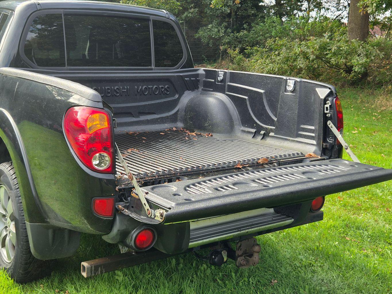 MITSUBISHI L200 2.5 DI-4WD CLIM ATTELAGE | 136 ch | 4X4 | BVM | VOLANT EN CUIR