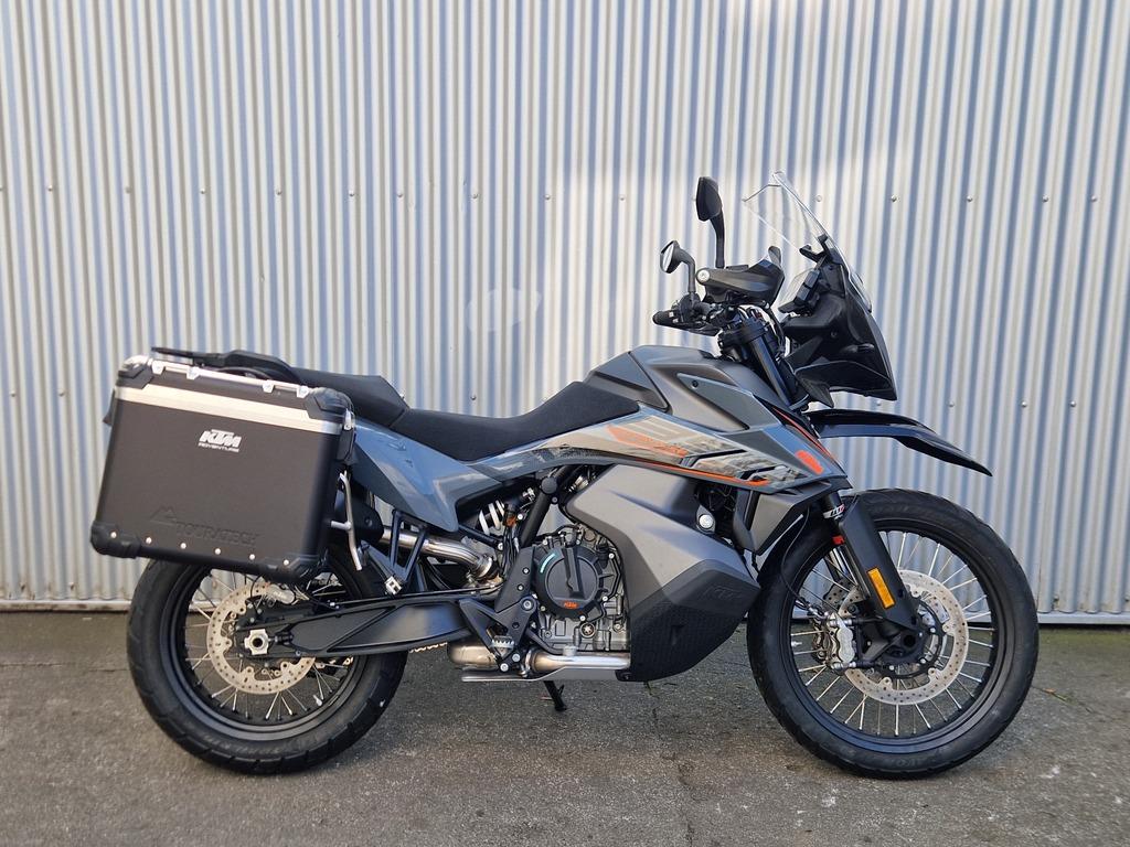 KTM 890 ADVENTURE inkl. Techpack und Alu-Koffern