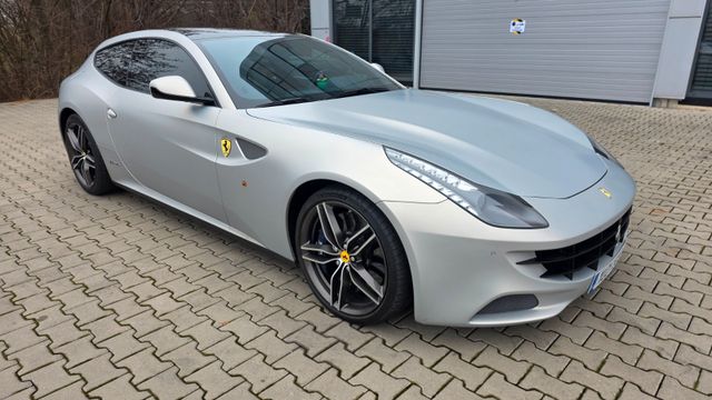 FERRARI FF