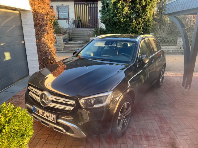 MERCEDES-BENZ GLC 220d 360*/MULTIBEAM/SH-gepf/SHZ/CARPLAY/DIST