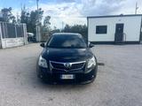 Toyota Avensis 2.2 D-Cat aut. Wagon Executive - Toyota Avensis mit Diesel-Antrieb: Kombi, Automatik, 2.2