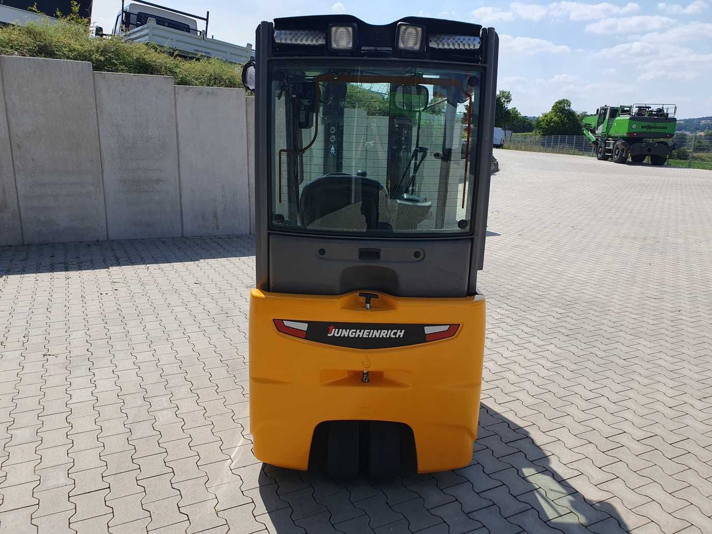 Fahrzeugabbildung Jungheinrich EFG 215 / Triplex: 4.25m! / nur 3.439h! / 2022