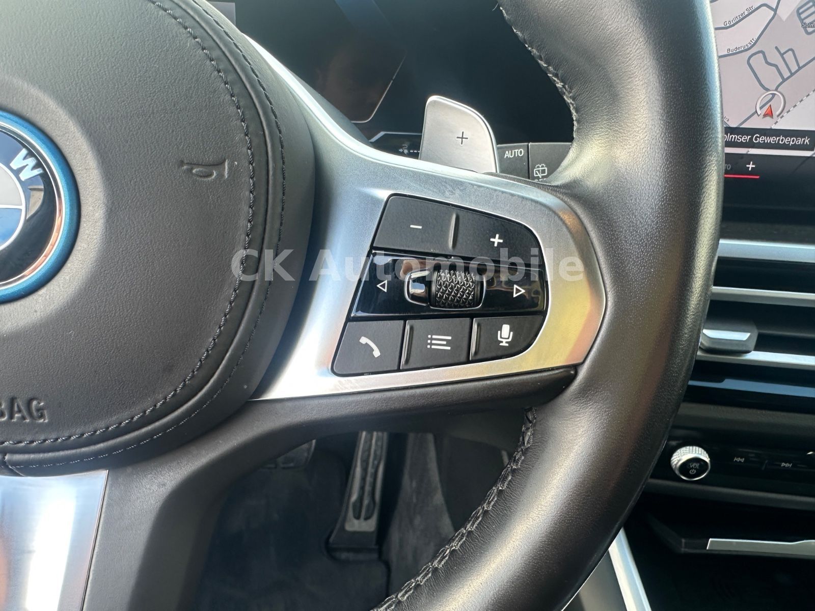 Fahrzeugabbildung BMW 330e Touring M-Sport/Navi/Head-Up/LED/Kam/AHK