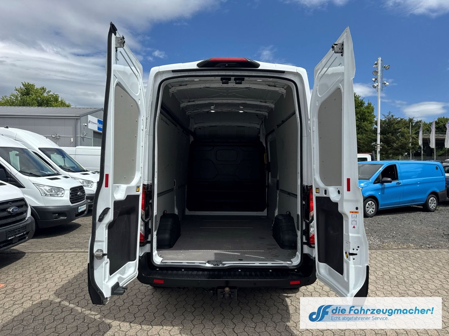 Fahrzeugabbildung Ford Transit Kasten 350 L3H3 Trend 2.0 TDCi Klimaauto