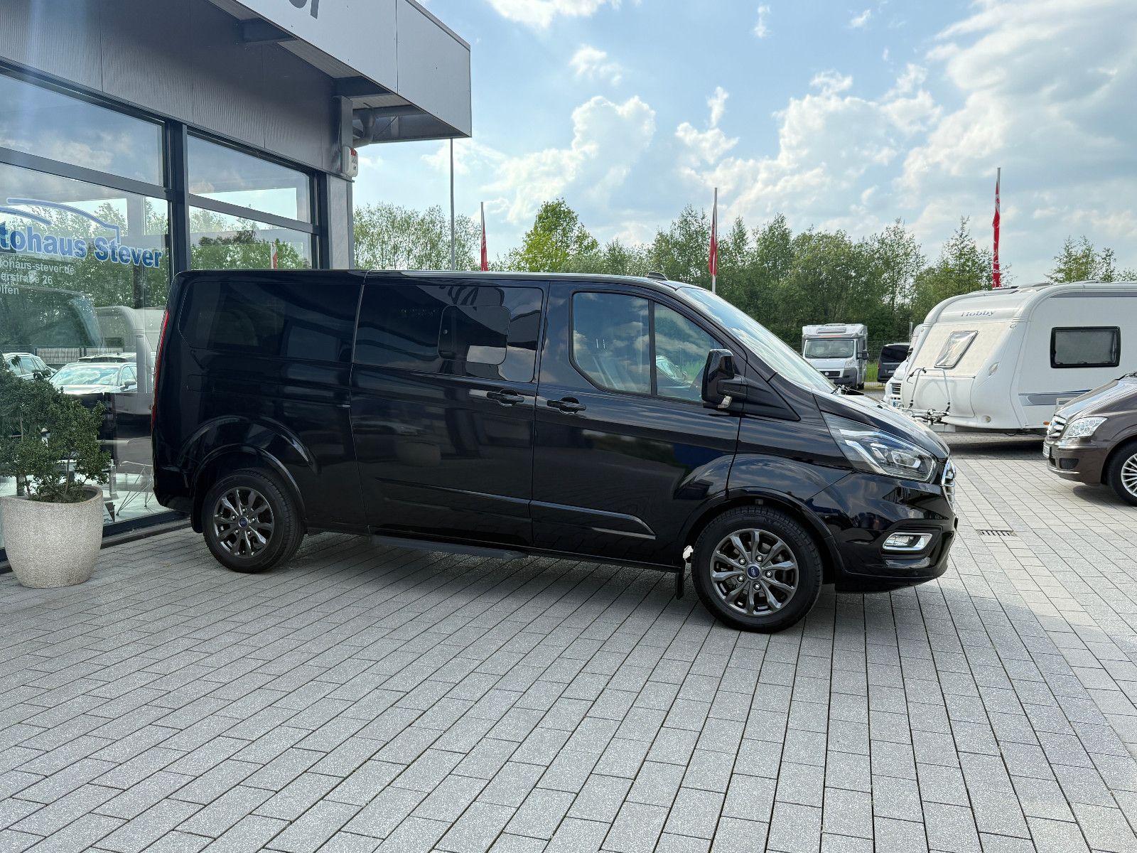 Fahrzeugabbildung Ford Transit/Tourneo Custom Kombi 320 L2 Tourneo Tita
