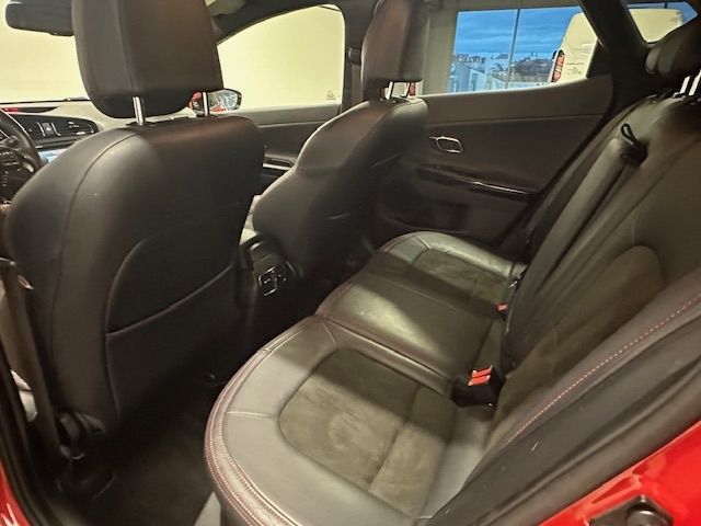 Fahrzeugabbildung Kia Ceed GT-Track 1.6 T-GDi Navi Leder Xenon Kurvenl