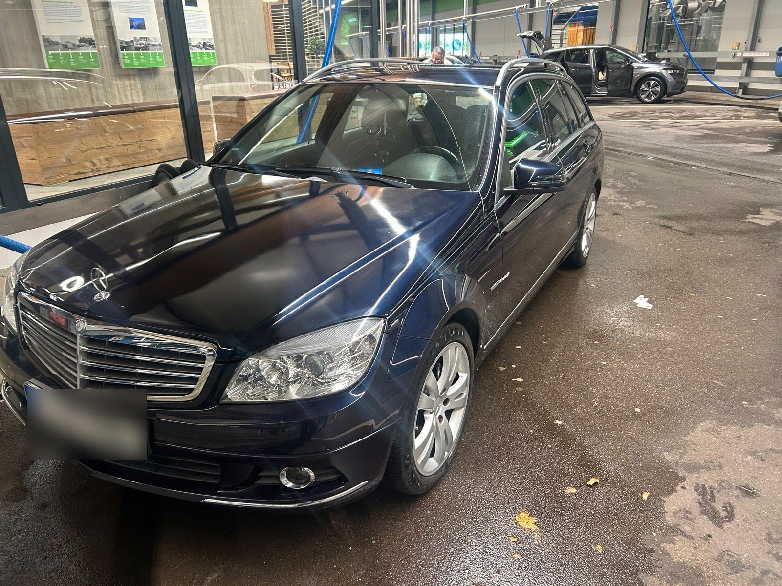 Mercedes-Benz 200 2010 — rear view