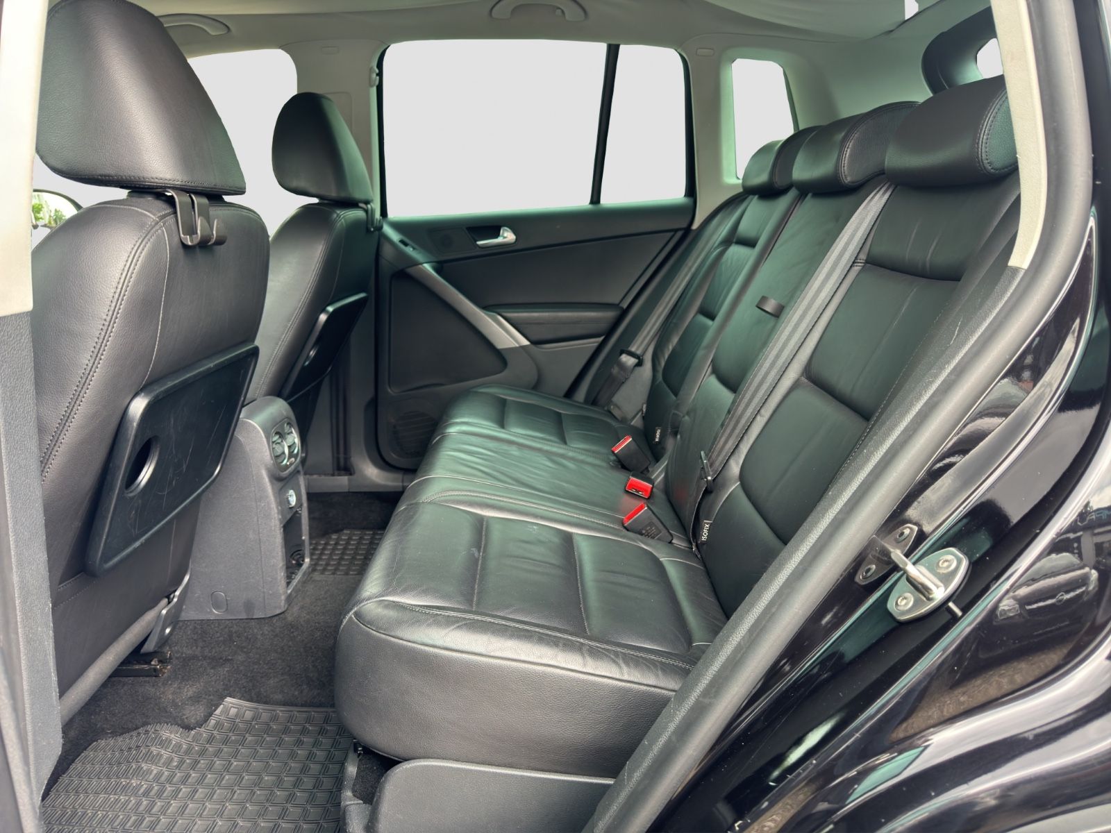 Fahrzeugabbildung Volkswagen Tiguan Sport & Style 4Motion/Kam./Leder/AHK