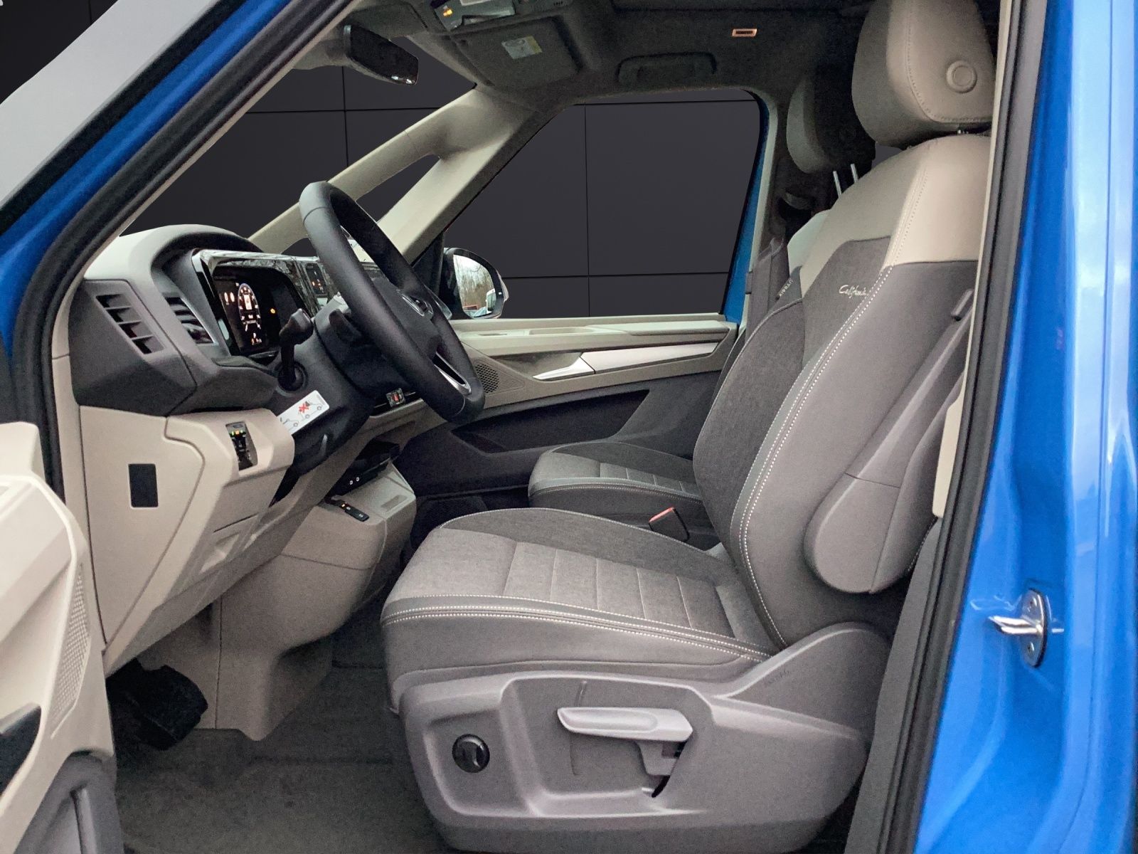 Fahrzeugabbildung Volkswagen T7 California Coast 7-DSG AHK NAVI STANDH. RFK