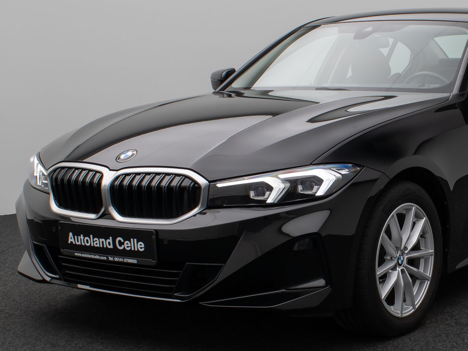 Fahrzeugabbildung BMW 320d Lim. DAB HUD CockPitPro Leder PDC Sport
