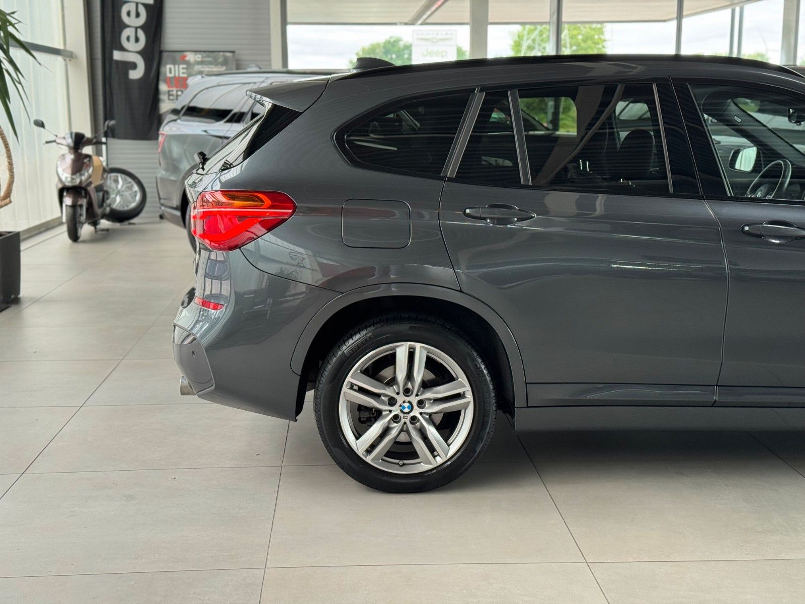 Fahrzeugabbildung BMW X1 xDrive 2.0i M Sport   "Leder PANO Kamera"