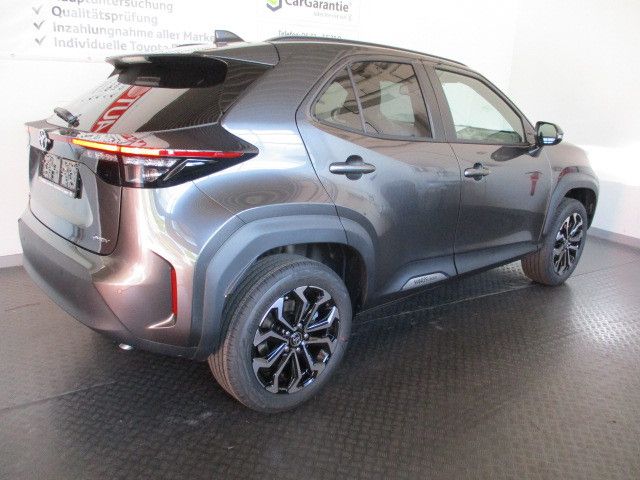 Fahrzeugabbildung Toyota Yaris Cross Hybrid FWD Teamplayer, Winterpaket