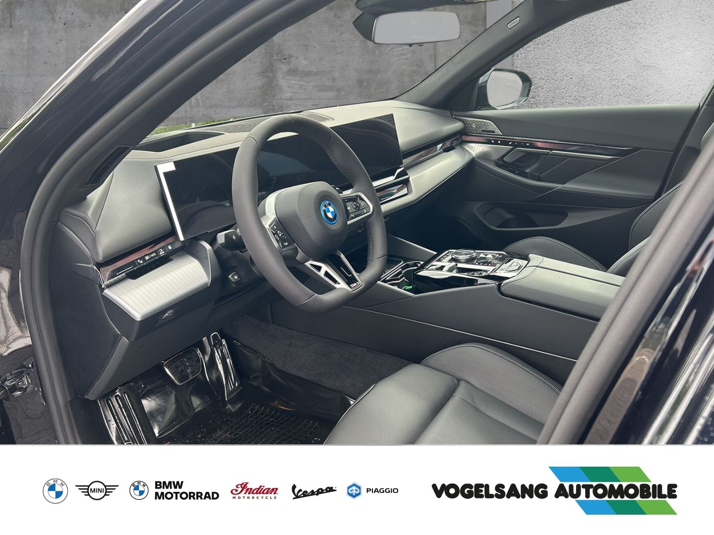 Fahrzeugabbildung BMW 550 e xDrive M Sport Park-Assistent Sportpaket H
