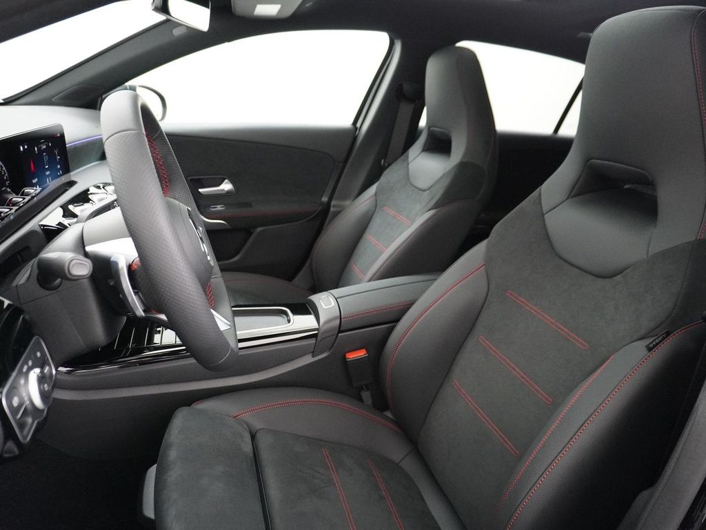 Mercedes-Benz A 250 e Star Edition AMG Line | Panorama - Schie
