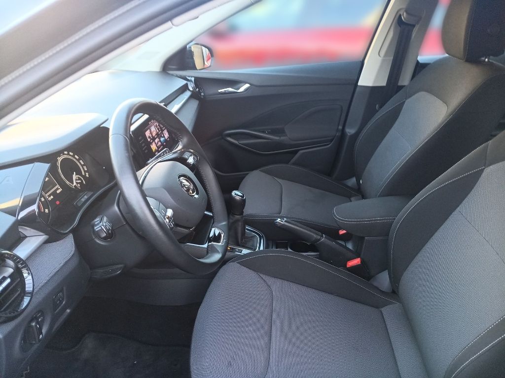 Fahrzeugabbildung SKODA FABIA 1.0 TSI Selection GRA PDC Sitzheiz.