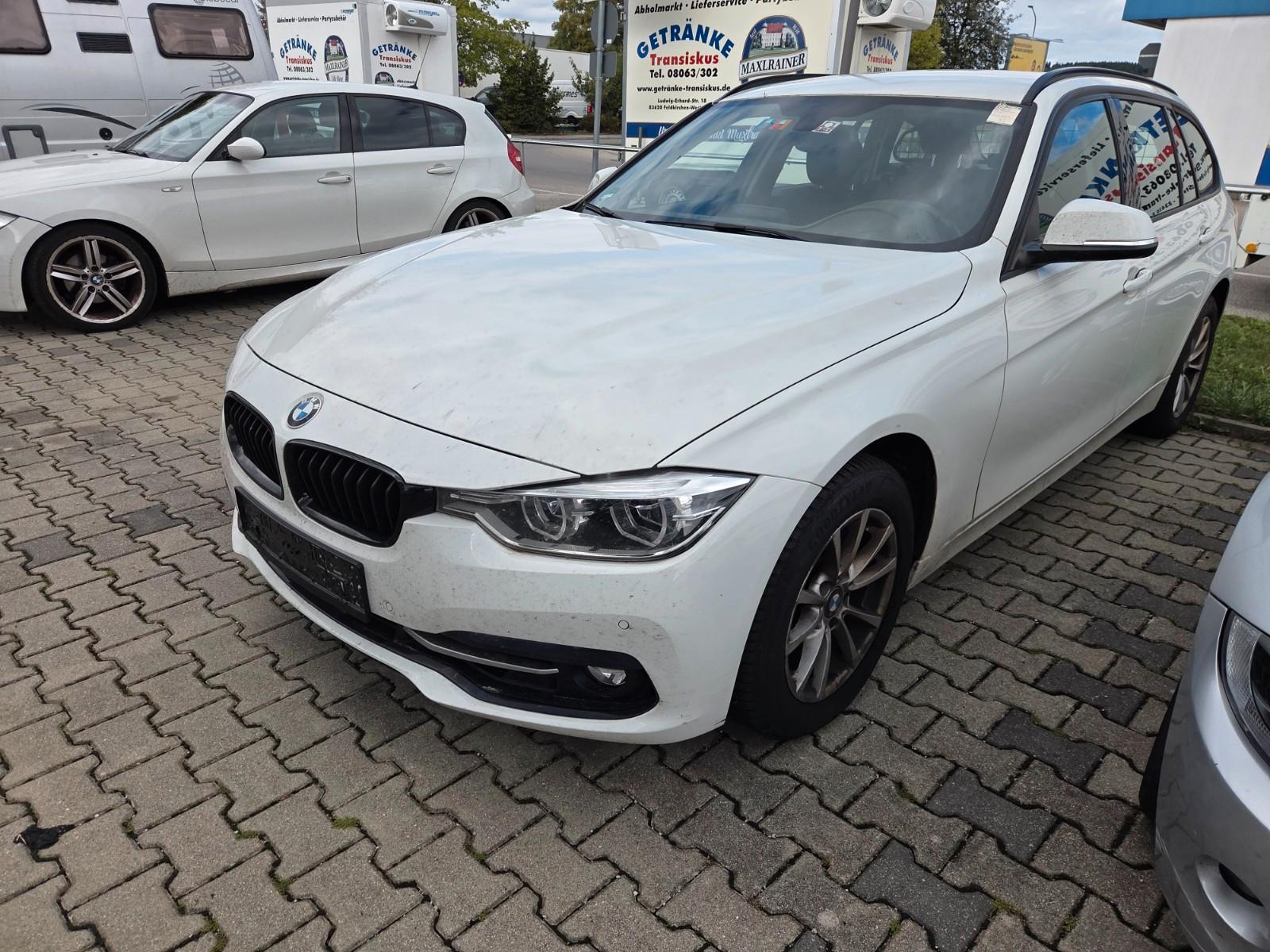 BMW 320i xDrive Touring Sport Line